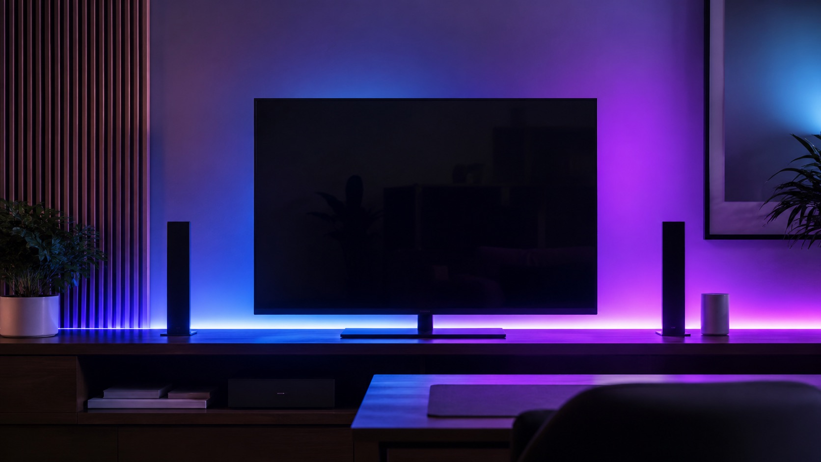 Best Smart Bulbs 2026 (Philips Hue vs LIFX vs Nanoleaf vs Govee)